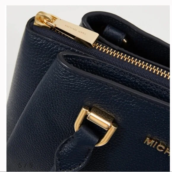 Micheal Kors Maxine Messenger Satchel/Crossbody NWT!!! - Picture 8 of 8